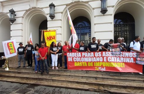 Ato cobra fim da impunidade para os assassinos de Colombiano e Catarina