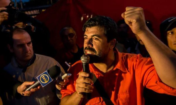 Nesta terça-feira, 04/02, o senador uruguaio, Oscar Andrade, participa de ato no SINTRACOM-BA