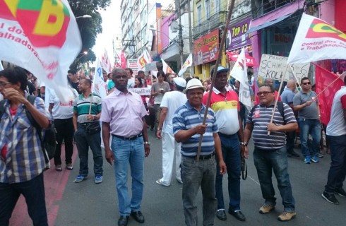 “Esquenta” rumo à Greve Geral: Manifestação agitou o centro de Salvador