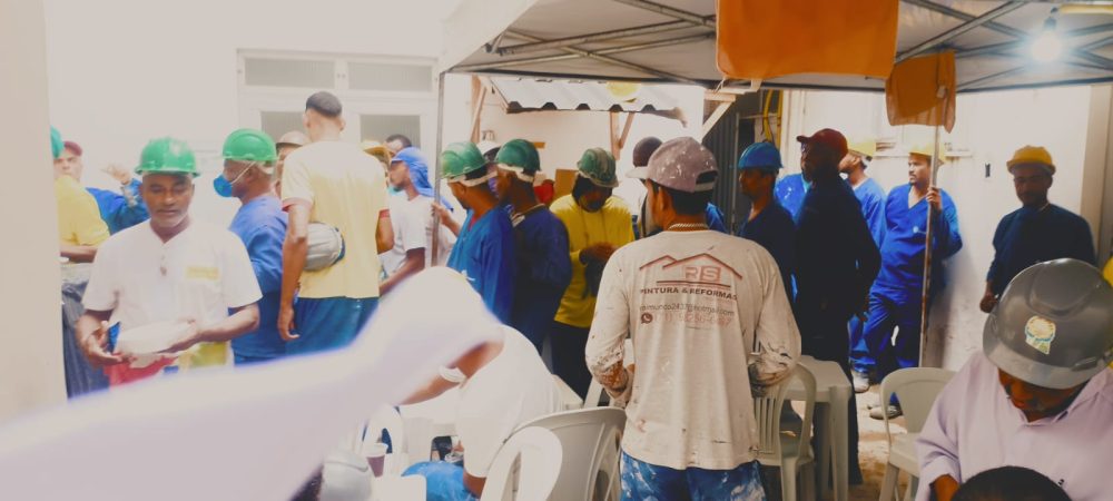 Falta de condições para os trabalhadores (as) no canteiro da SPE Smart Express, na Pituba