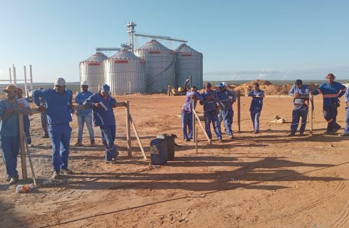 Nova Soure: SINTRACOM-BA participou do DDS no canteiro da Paraguaçu, obra da Gujão