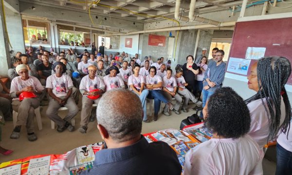 Outubro Rosa: SINTRACOM-BA promoveu atividade em canteiro de obras da MD – Fotos e vídeos