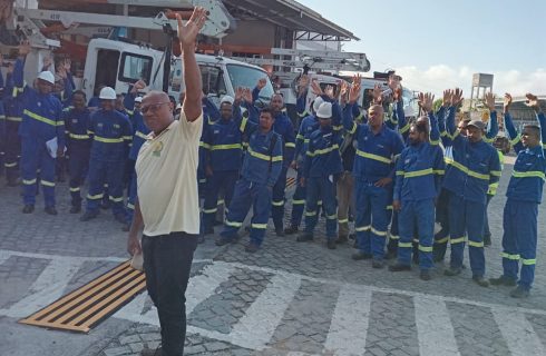 É hora de lutar: Trabalhadores (as) das elétricas rejeitaram a proposta patronal