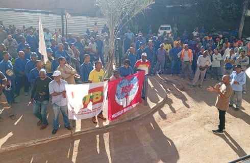 A hora de lutar é agora: Campanha Salarial ocupa os canteiros. Hoje (13) teve mobilização no Horto Florestal