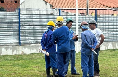 Conceição do Jacuípe: SINTRACOM-BA visita o canteiro de obras do Colégio Integral