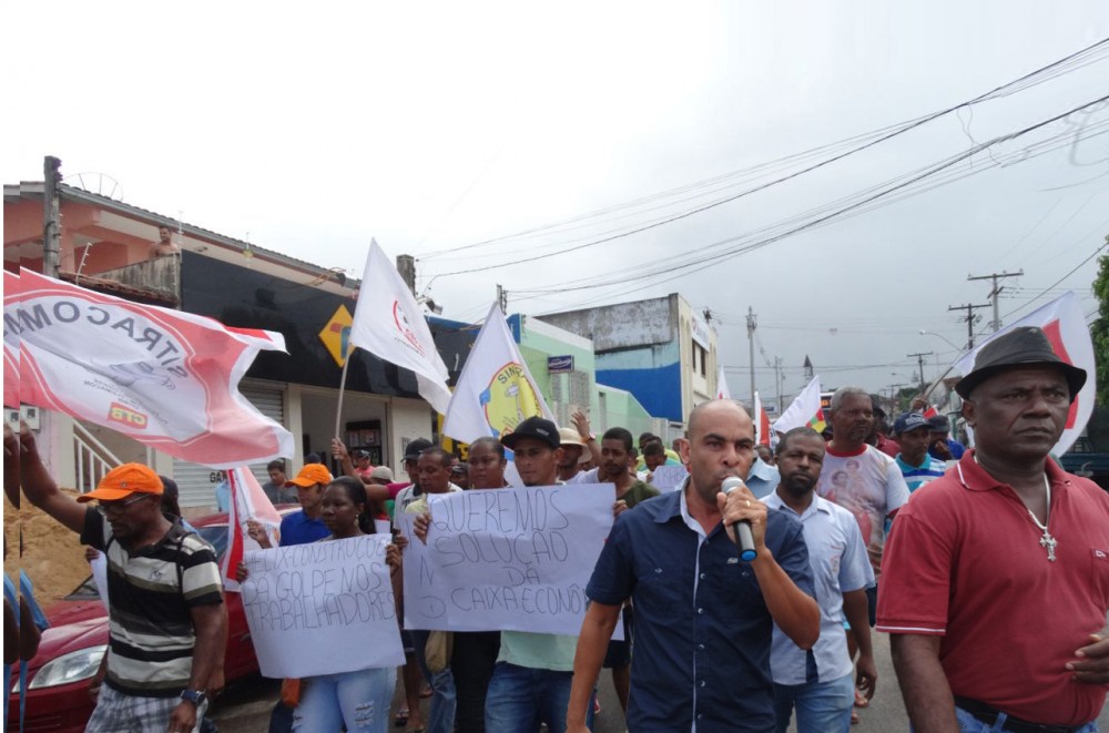 A luta em Alagoinhas: Hélix fecha as portas e não paga trabalhadores (as)