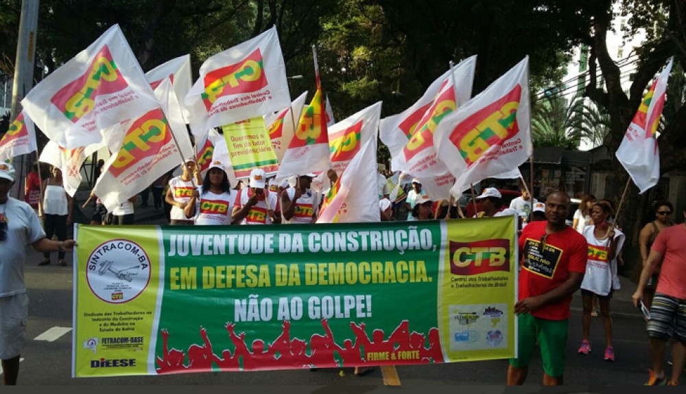 SINTRACOM-BA contra o golpe e a retirada dos direitos trabalhistas
