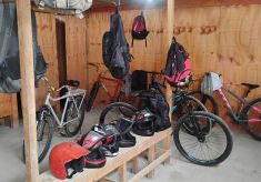 Remanso: SINTRACOM-BA cobra da Art & Projeto uma data certa para  pagamento da cesta básica  e armários para os trabalhadores (as)