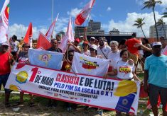 SINTRACOM-BA presente no ato do 1º de Maio, em Salvador