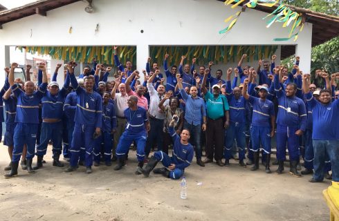 3º dia de paralisação na Emissão (Embasa), por atraso de salários