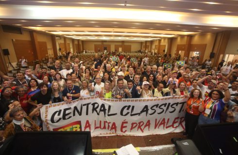 Com a recondução de Adilson Araújo à presidência e chapa unitária, encerrou hoje (9) o 6º Congresso Nacional da CTB