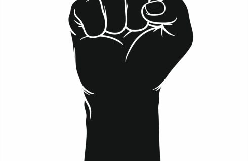 Declaração do SINTRACOM-BA: Repúdio ao racismo e solidariedade a Vini Jr.