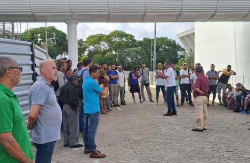 SINTRACOM-BA faz DDS Especial com os trabalhadores (as) da Hayek