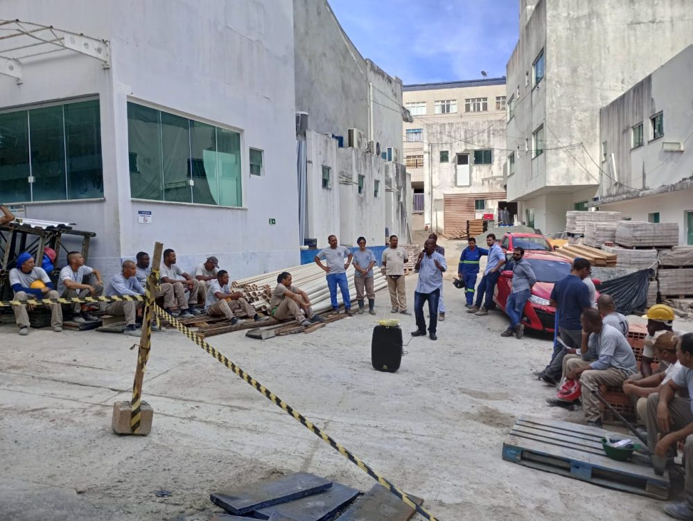 SINTRACOM-BA faz DDS com trabalhadores (as) da JSouto