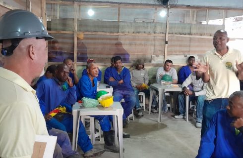 SINTRACOM-BA participa de DDS no canteiro da House / Pituba