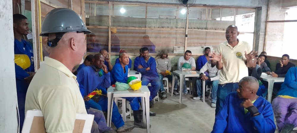 SINTRACOM-BA participa de DDS no canteiro da House / Pituba