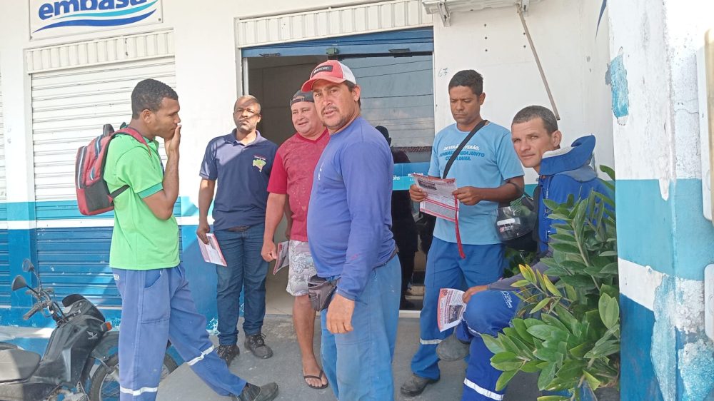 Hoje (26/08) foi dia de distribuir o Jornal do SINTRACOM-BA e conversar com os trabalhadores (as), em canteiros dos municípios de Conde, Crisópolis e Antônio Cardoso