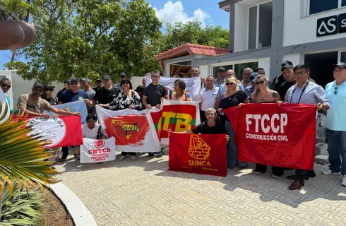 Confira vídeos e fotos do 1º de Maio e do Encuentro Internacional de Solidaridad con Cuba, com a participação do SINTRACOM-BA, FETRACOM-BASE e FLEMACON