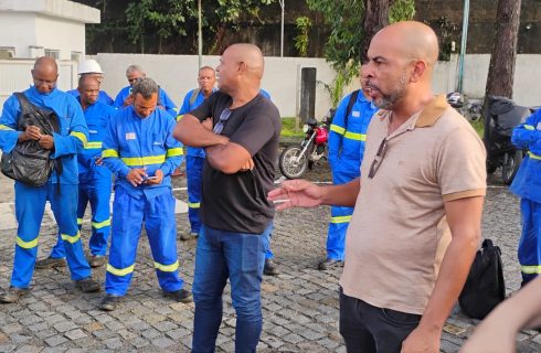 Trabalhadores da Dínamo (Coelba) paralisaram as atividades por atraso no pagamento dos salários
