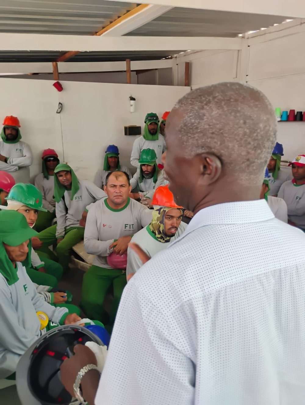 Diretores visitam obras em Remanso e cobram cumprimento da CCT