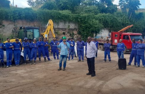 SINTRACOM-BA leva o Plebiscito Popular até os trabalhadores (as) da Terral (Embasa)