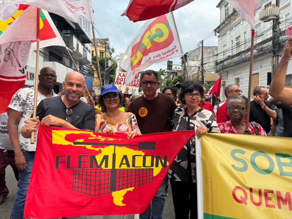 SINTRACOM-BA foi às ruas em defesa da soberania do Brasil e pelo fim da escala 6×1