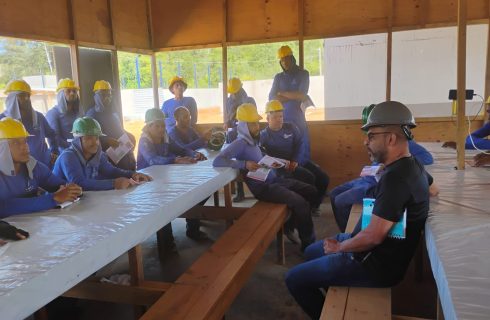 Ibirapitanga: Trabalhadores (as) paralisaram atividades na Estrela Construções