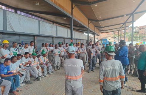 SINTRACOM-BA participou de assembleia com trabalhadores (as) do Mané Dendê