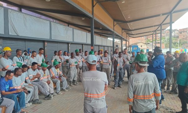 SINTRACOM-BA participou de assembleia com trabalhadores (as) do Mané Dendê
