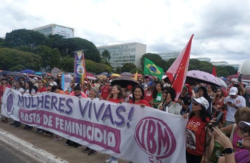 Domingo de luta: o povo foi às ruas para exigir o fim do Feminicídio e gritar sem anistia aos golpistas