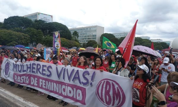 Domingo de luta: o povo foi às ruas para exigir o fim do Feminicídio e gritar sem anistia aos golpistas