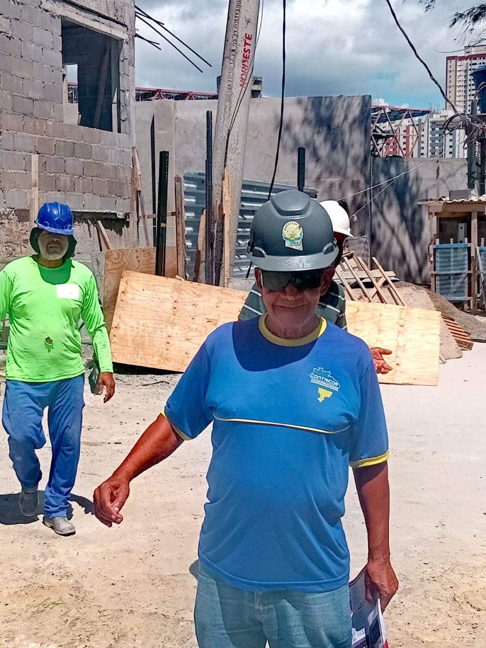 SINTRACOM-BA cobra pagamento da cesta básica no canteiro SLIN, da CGE / Engenov (Armação)