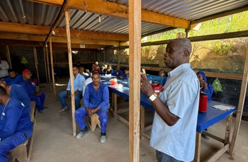 SINTRACOM-BA cobra solução para demandas em obra da Ruble, de galpão da Prefeitura de Salvador