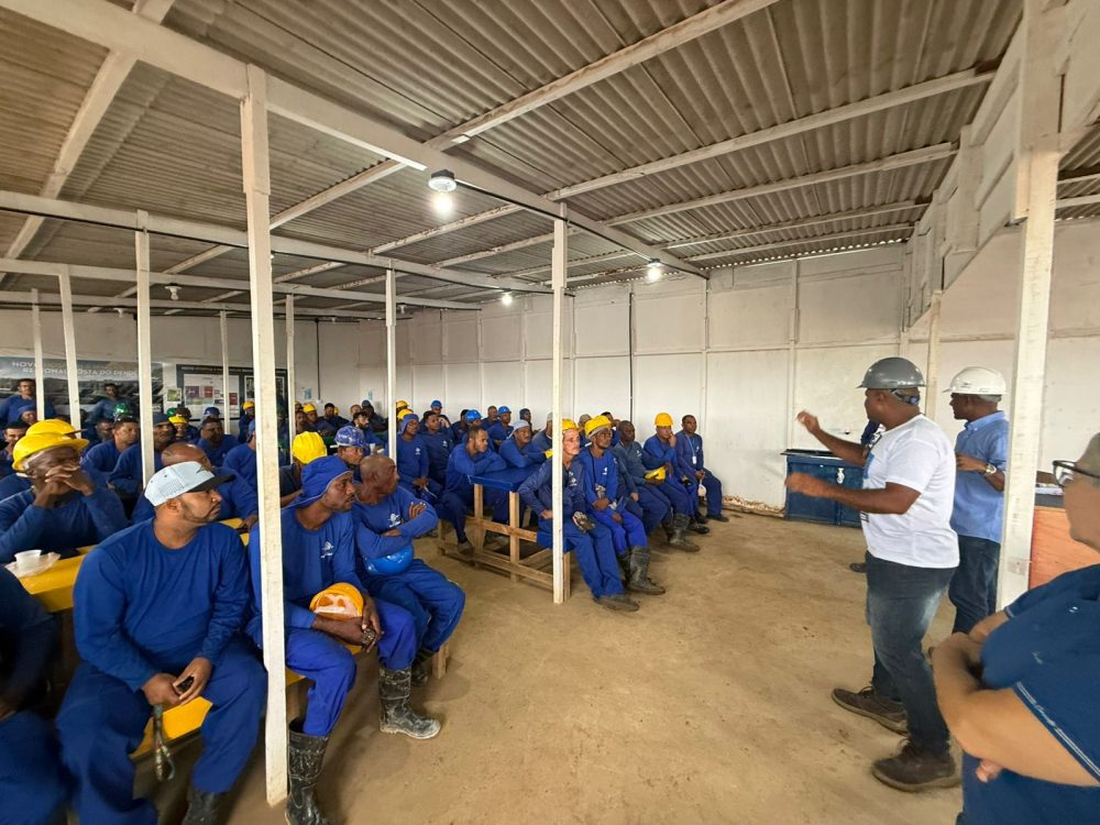 SINTRACOM-BA participa de DDS com os trabalhadores (as) da Metro Engenharia, em Valença