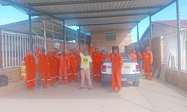 Alagoinhas: Paralisação na Cotemon por atraso no pagamento de salários e ticket alimentação