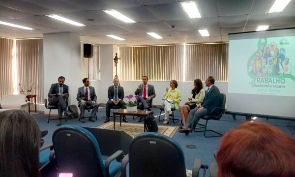 28 de Abril, Dia Mundial em Memória das Vítimas de Acidentes e Doenças do Trabalho: FORUMAT debate riscos psicossociais e cobra mudanças