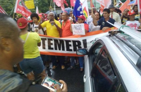 A luta contra a retrocesso nos direitos dos trabalhadores (as)