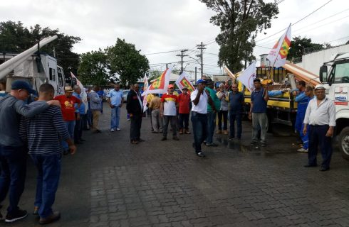 Trabalhadores da Porto Fino (terceirizada Embasa) paralisam atividades