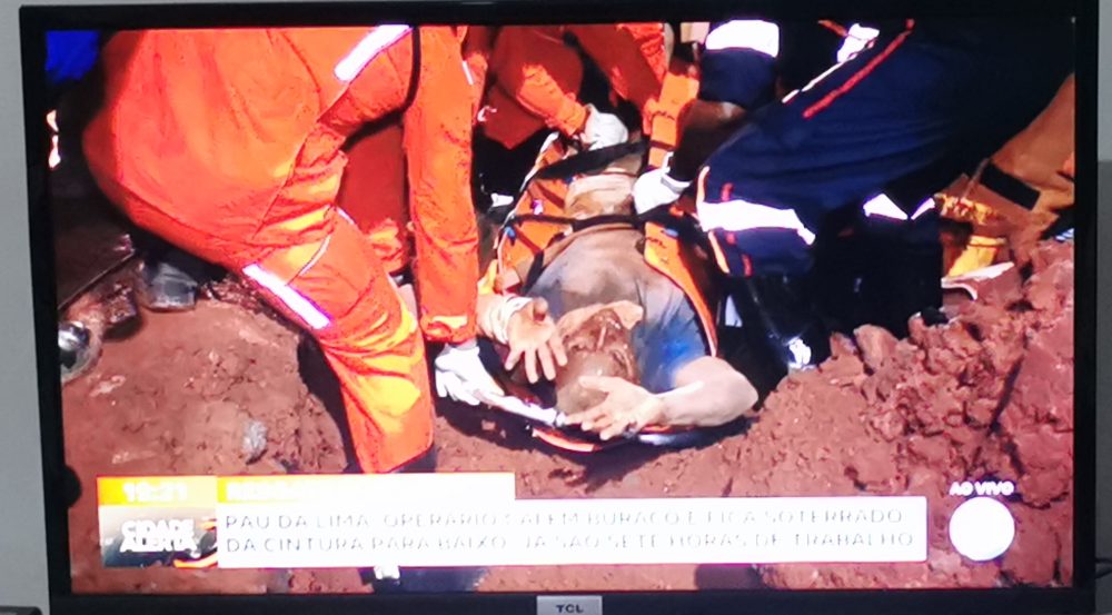Acidente de trabalho: Depois de quase oito horas foi resgatado operário soterrado em obra da MRV / Gomes Gomes Construções