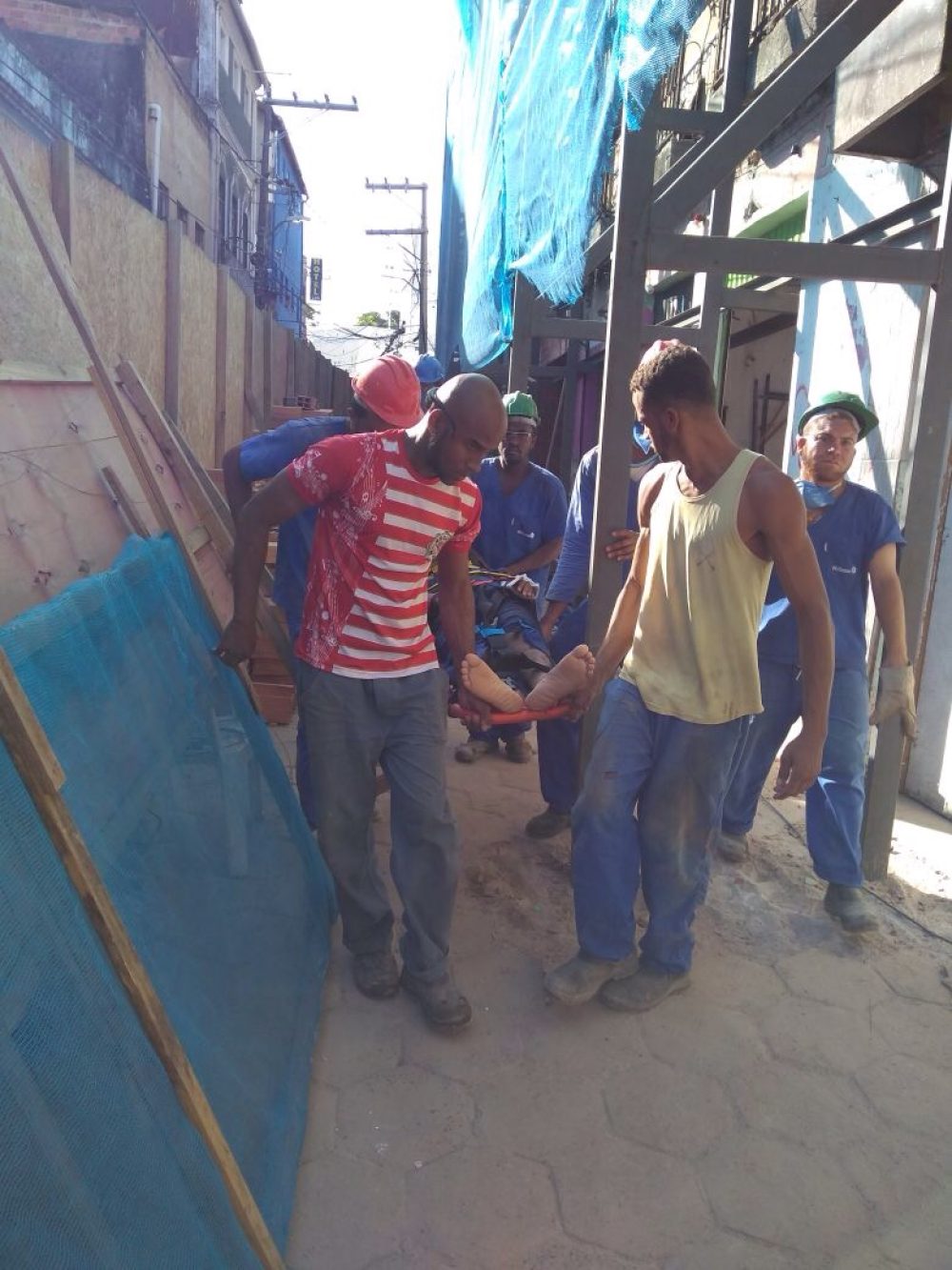 Acidente no Pelourinho: Dois operários feridos