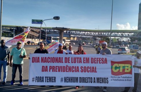 Vitória da luta: Trabalhadores (as) ocupam as ruas e Reforma da Previdência é suspensa