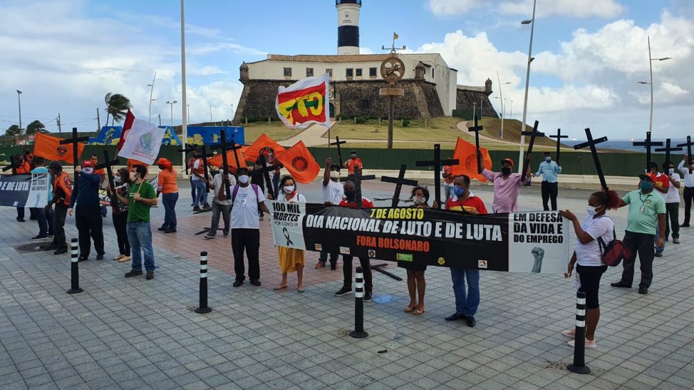 Ato da CTB: “Dia de luto e Dia de luta pela vida” denuncia mais de 100 mil mortos