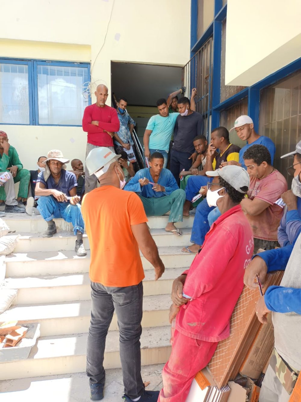 Trabalho precário e diversas irregularidades em obra da Prefeitura de Salvador