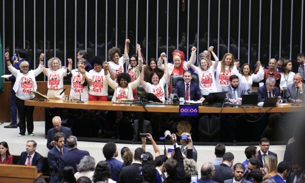 Fim da escala 6X1. A maior vitória dos Trabalhadores (as), em décadas. A luta agora é no Senado!