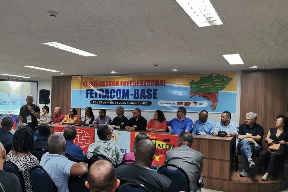 XI Congresso Interestadual da FETRACOM-BASE com fotos da abertura e da nova diretoria eleita