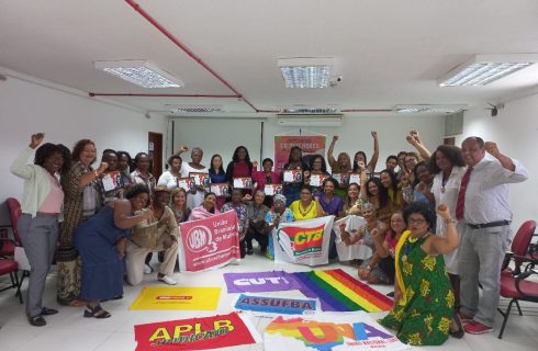 Diretora do SINTRACOM-BA, Hercília Conceição, é agraciada com o Prêmio Clarice Pereira