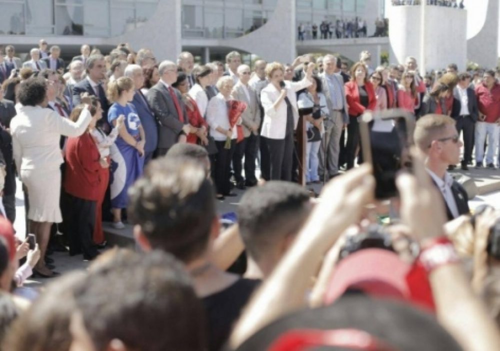 Dilma agradece aos movimentos: Vocês me dão calor, emoção e alegria