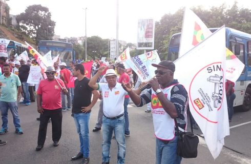 Reforma trabalhista: Vamos lutar e resistir, pra fazer valer os direitos