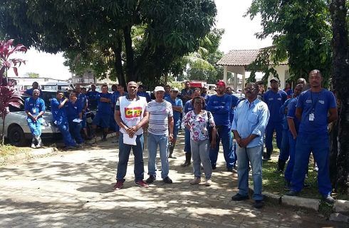 Paralisação no canteiro da Gerentec / Embasa: falta de bebedouro e assédio