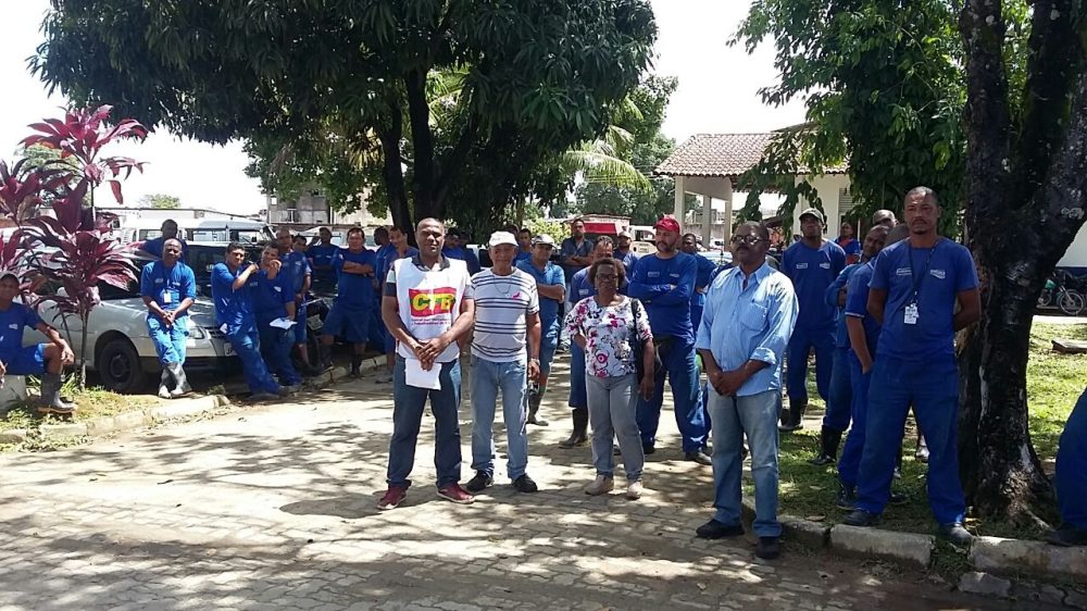 Paralisação no canteiro da Gerentec / Embasa: falta de bebedouro e assédio